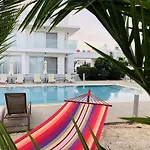 Villa Royal Sugar *